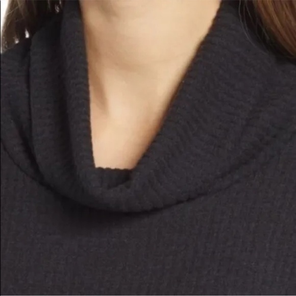 Everleigh Cowl Neck Waffle Knit High Low Tunic Top in Black Sz S NEW - Picture 7 of 12